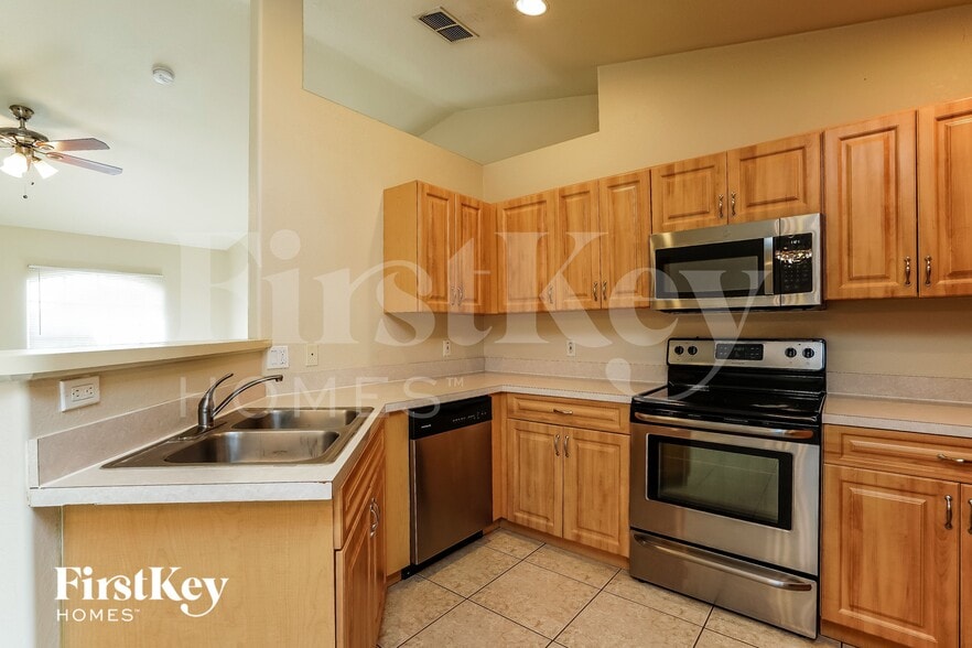 Building Photo - 4302-4312 12th St W