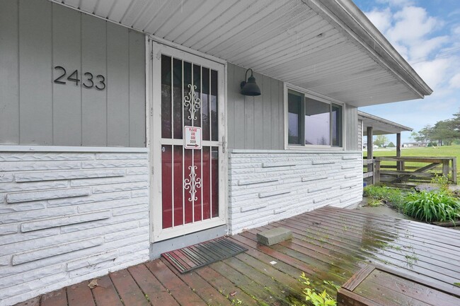 Building Photo - 2433 Nedra St