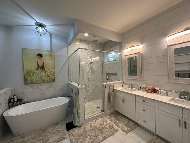 Building Photo - 104 Second Avenue Southwest