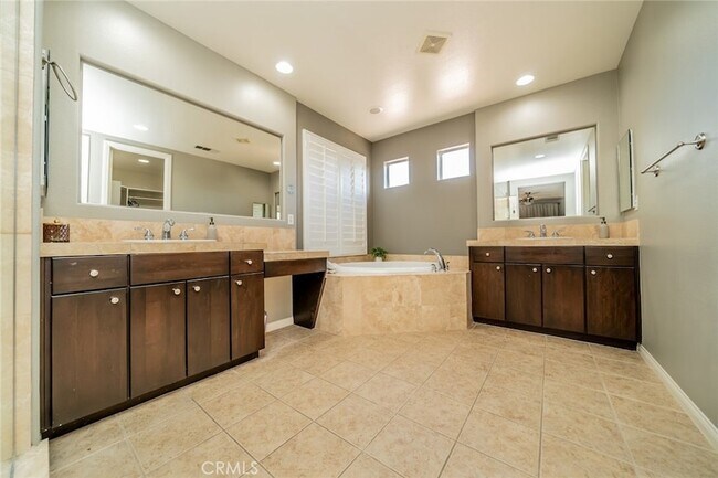 Building Photo - 80592 Apricot Ln