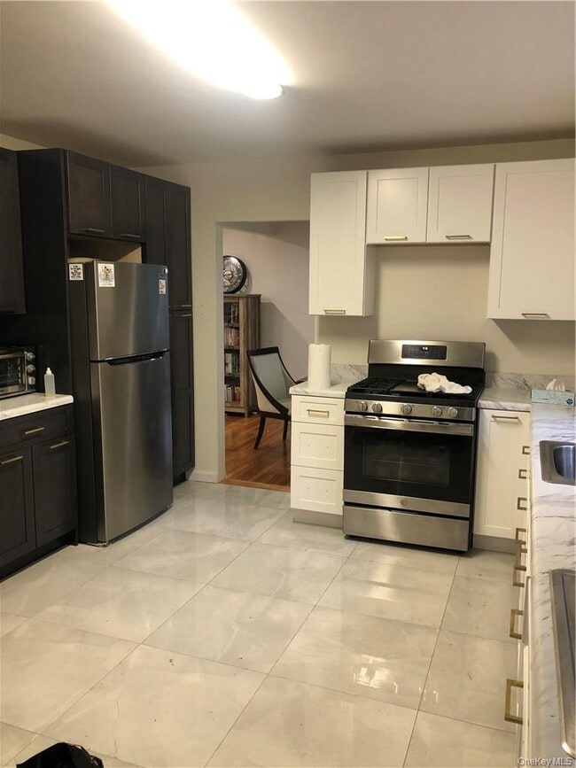 Building Photo - 1 Hadassah Ln