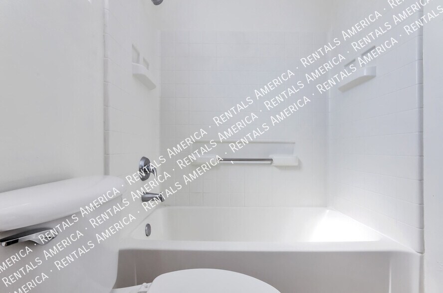 Building Photo - 60191 Verde Vista Ct