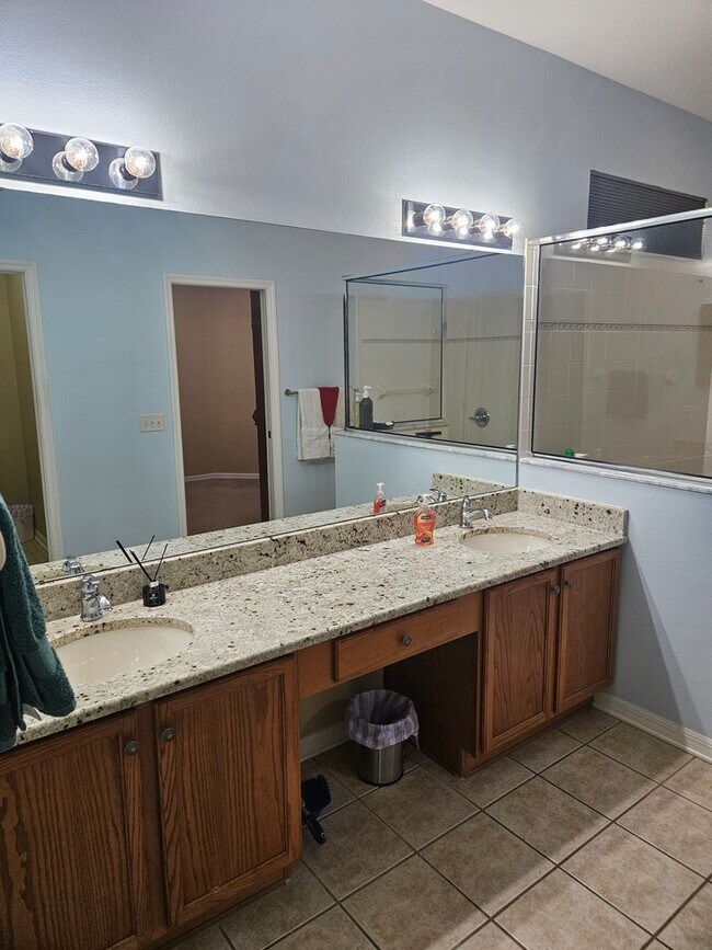 Building Photo - "Move in with a 12-month lease starting November 1st and enjoy the rest of October free!”