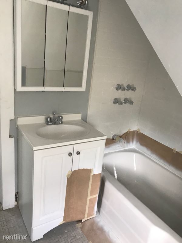 Building Photo - 4 br, 1 bath Townhome - 921 S 17th St