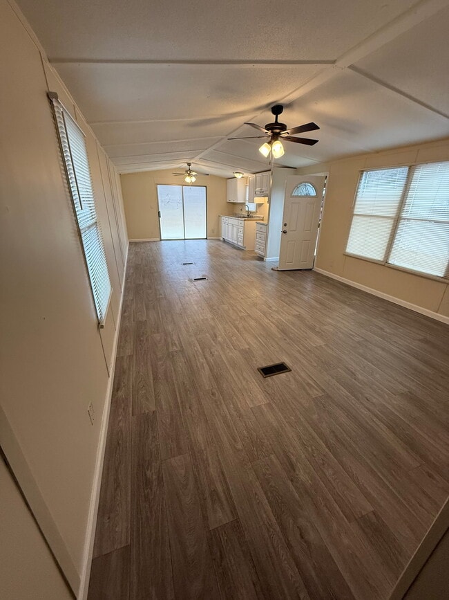 Building Photo - 381 Old Hickory Ln