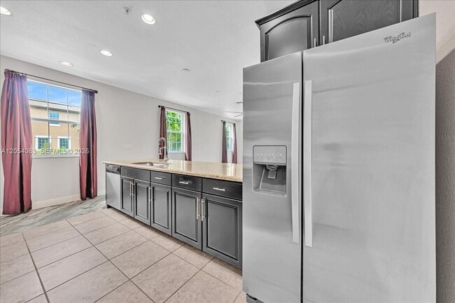 Building Photo - 995 SW 147th Ave