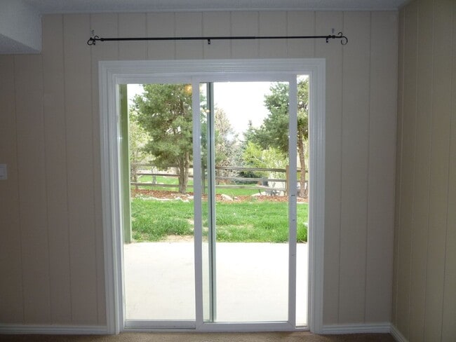 Building Photo - Parker Home in The Pinery!!