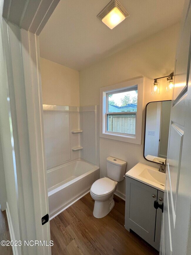 Building Photo - 4105 Peachtree Ave