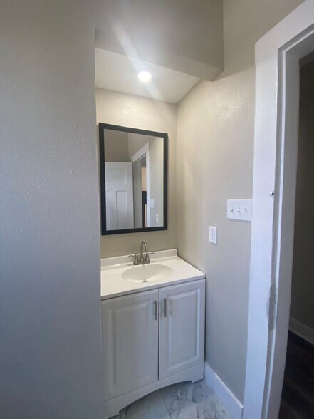 Building Photo - 8939 Dixon St