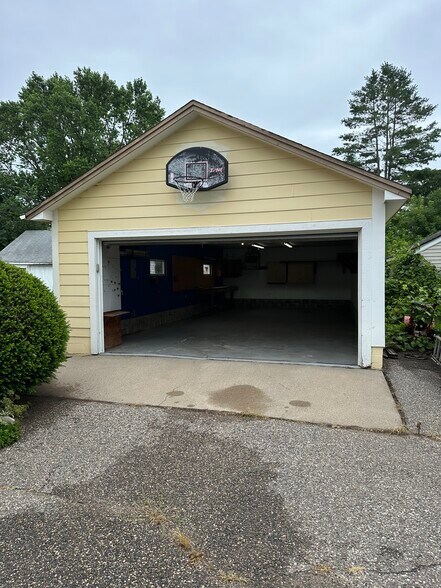 Building Photo - 124 Spruce St