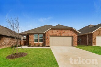 Building Photo - 8208 Brookhaven Dr