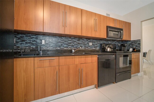 Building Photo - 3001 S Ocean Dr