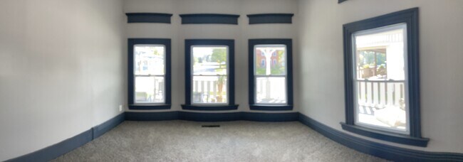 Building Photo - 407 E Center St