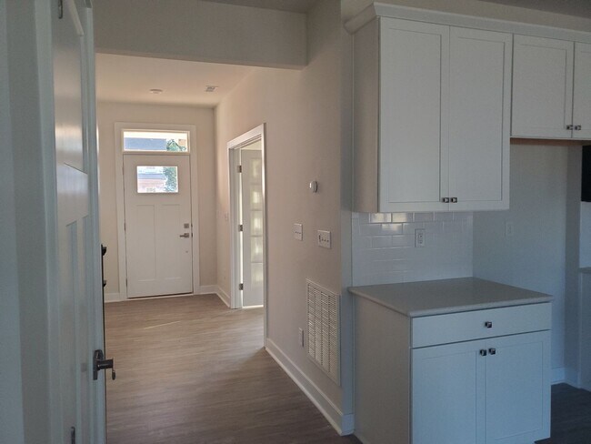 Building Photo - Beautiful 5BR/3BA Home in Holcomb Woods