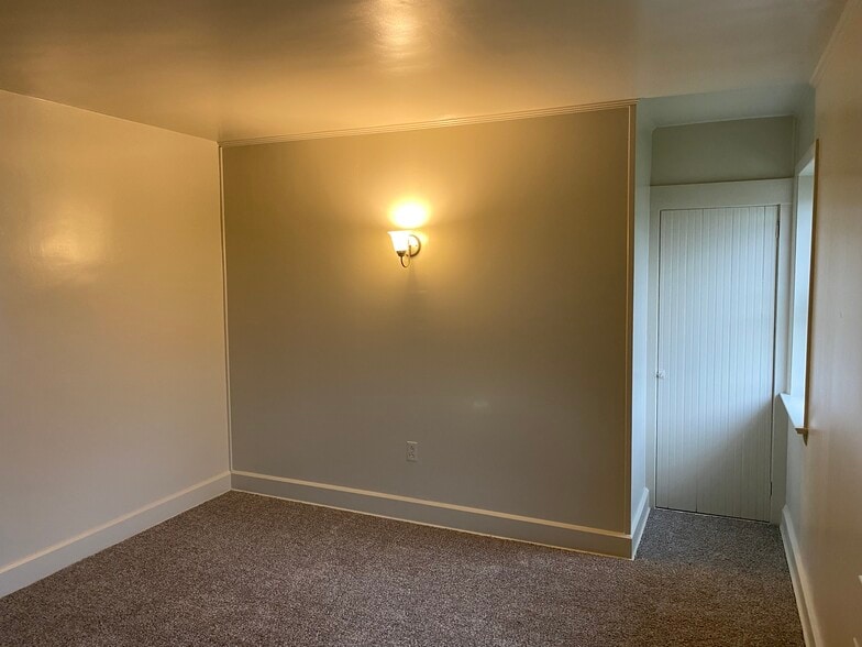 Building Photo - 10 Stoltzfus Ln