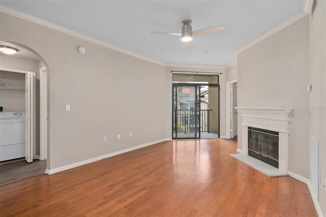 Building Photo - 911 N Orange Ave