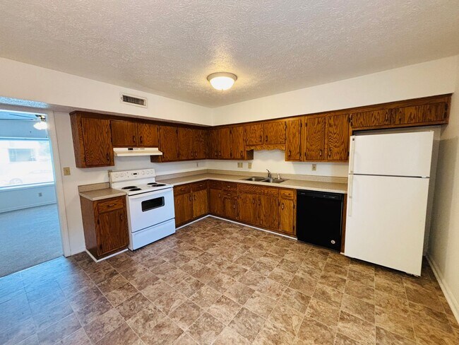 Building Photo - 435 Wakeman Ct NE
