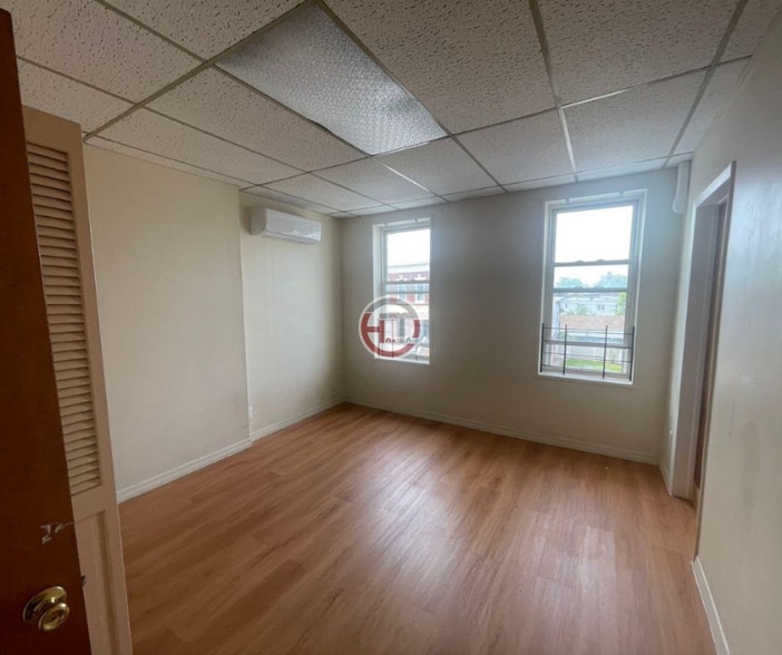 Building Photo - 2956 Paine St