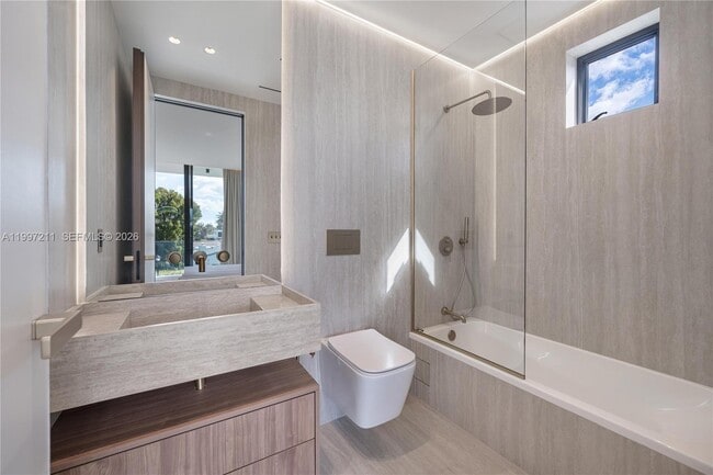 Building Photo - 1045 W 47th Ct