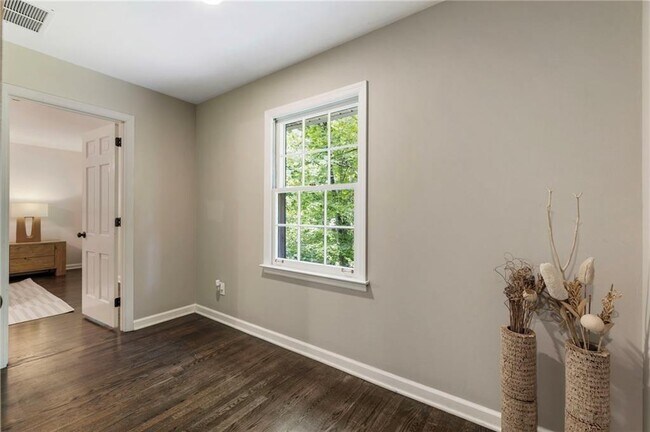 Building Photo - 4243 McClatchey Cir NE