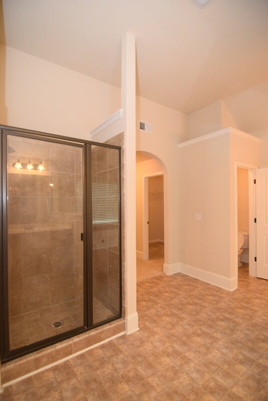 Building Photo - Huge 5 Bed/4 Bath Home Near Ft. Gordon