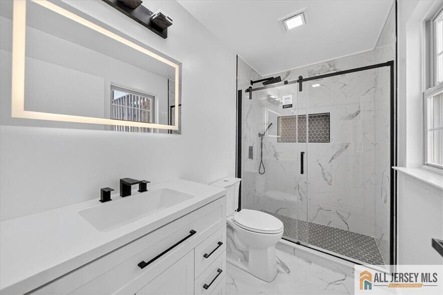 Building Photo - 19 Harris St