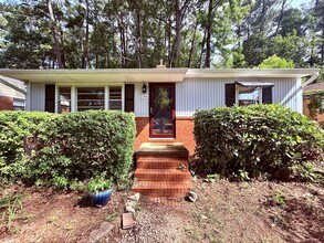 Building Photo - 3 Bedroom 1 Bath Home in Durham