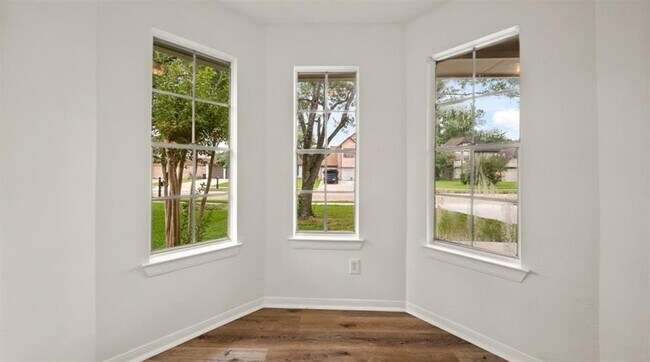 Building Photo - 1504 Regency Ct