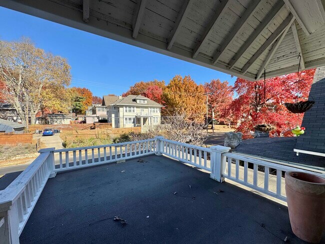 Building Photo - 811 E 39th St