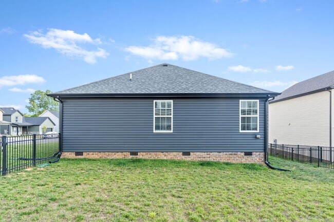 Building Photo - 601 Battery Ct