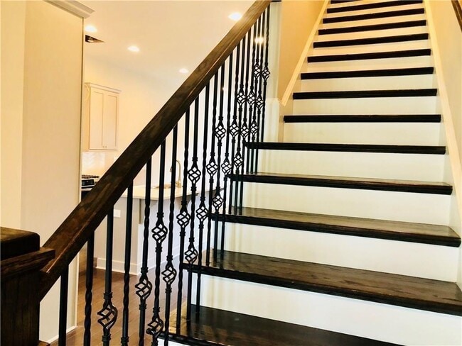 Building Photo - 257 Franklin Rd