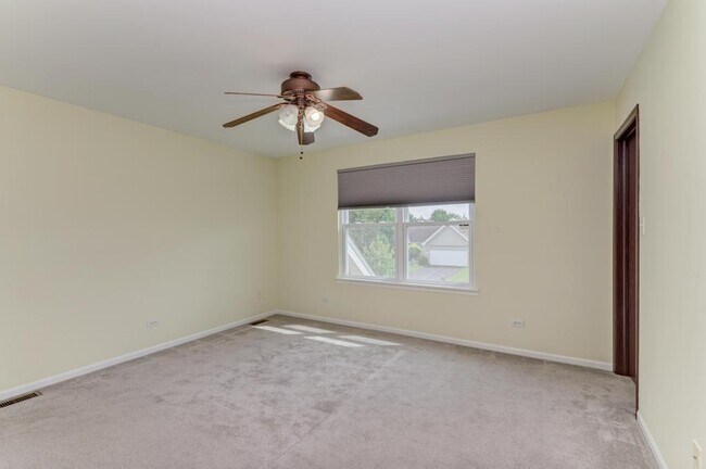 Building Photo - 1413 Skylark Ln