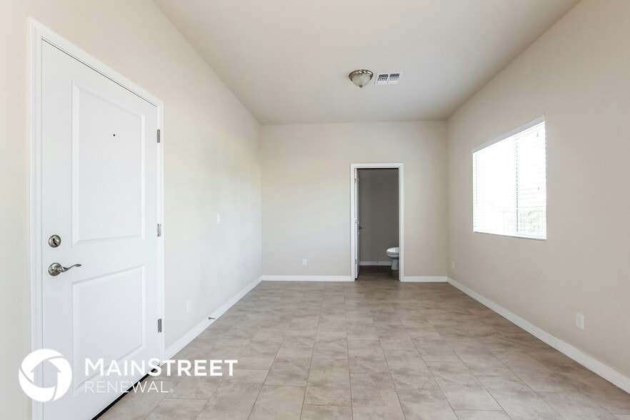 Building Photo - 2000 N 36th St