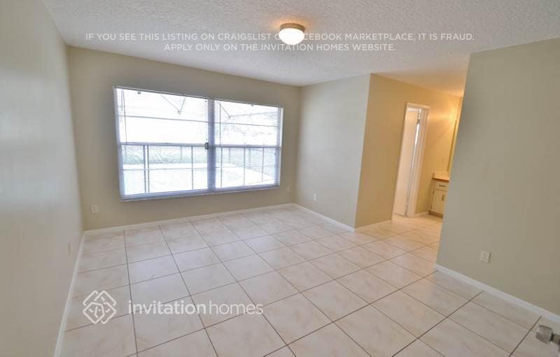 Building Photo - 2821 Saffron Dr