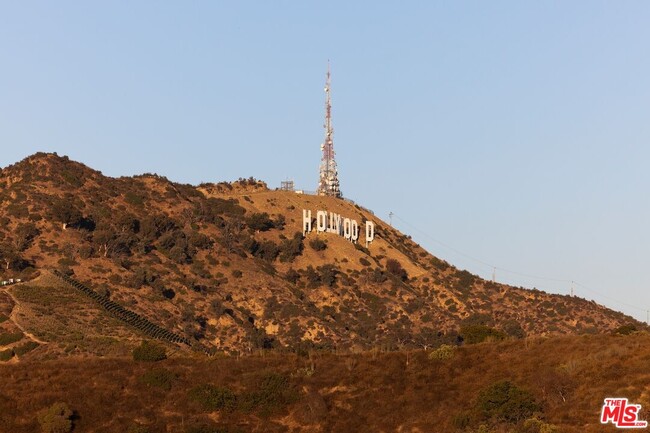 Building Photo - 6844 Cahuenga Park Trail