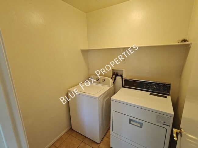 Building Photo - 8262 W Zlacket Dr