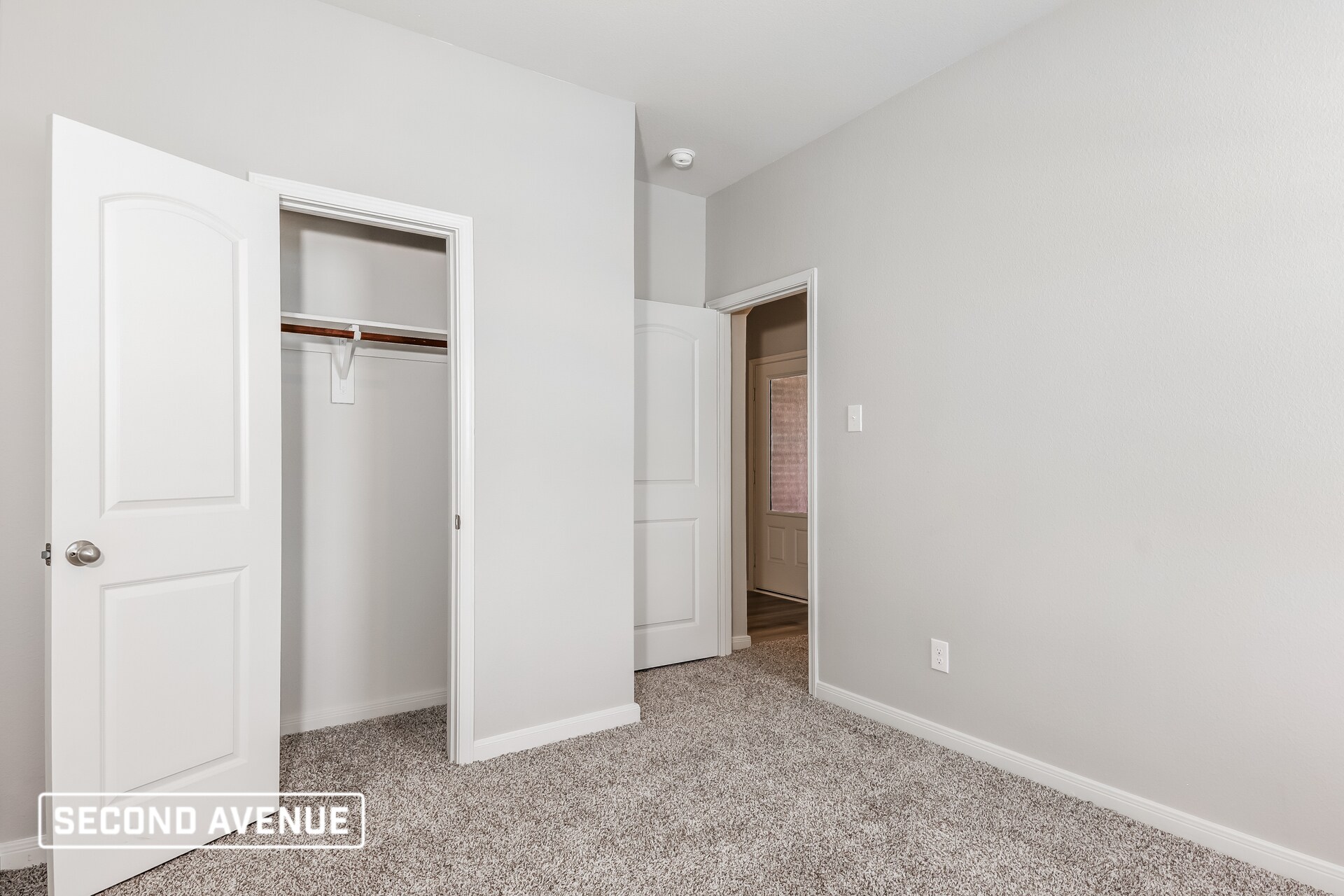 Building Photo - 613 Emerson Dr