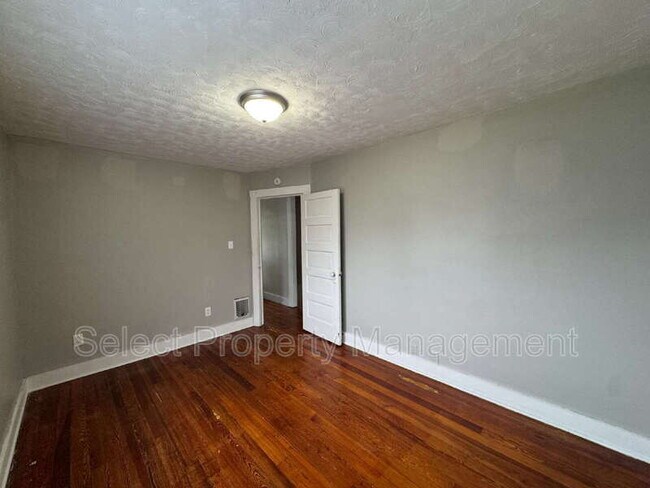 Building Photo - 317 W Wildwood Ave