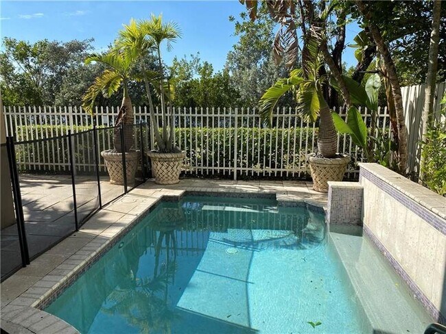 Building Photo - 1940 Sweetbay Way