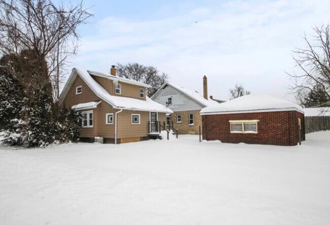 Building Photo - 2003 E Midlothian Blvd