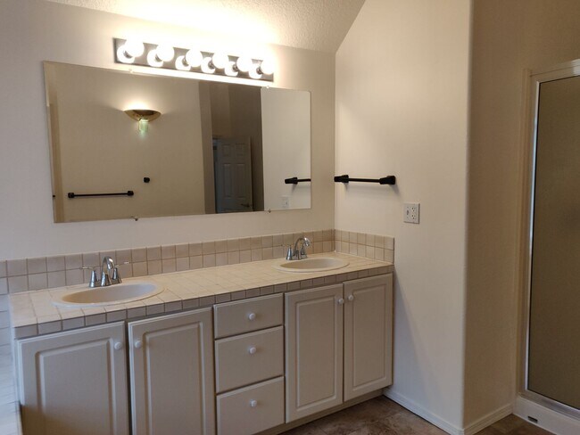 Building Photo - Spacious and charming, this two-story 4 be...