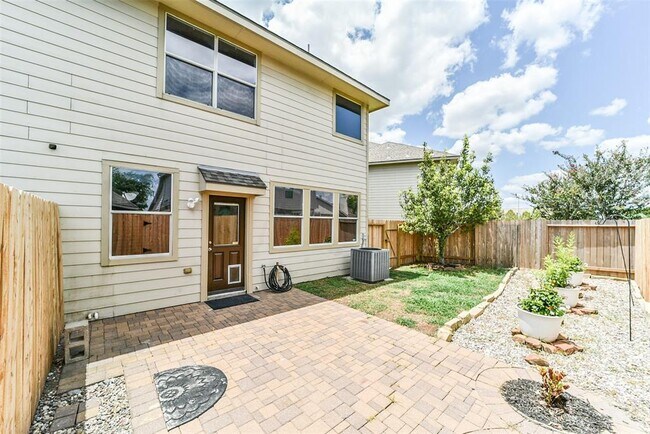 Building Photo - 12411 Lark Fair Ln