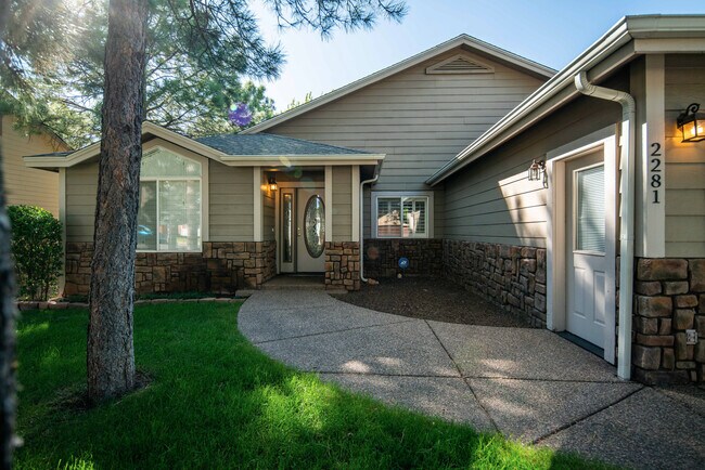 Building Photo - Beautiful Walnut Ridge Home!