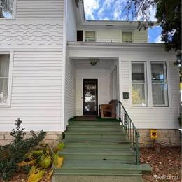 Building Photo - 426 E 4th St