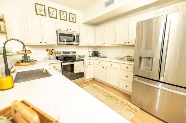 Primary Photo - 5 Points Condominium