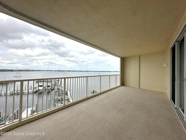 Building Photo - 102 Riverside Dr