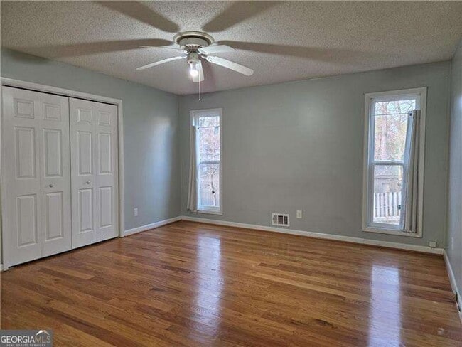 Building Photo - 3288 Timber Bluff Dr NE