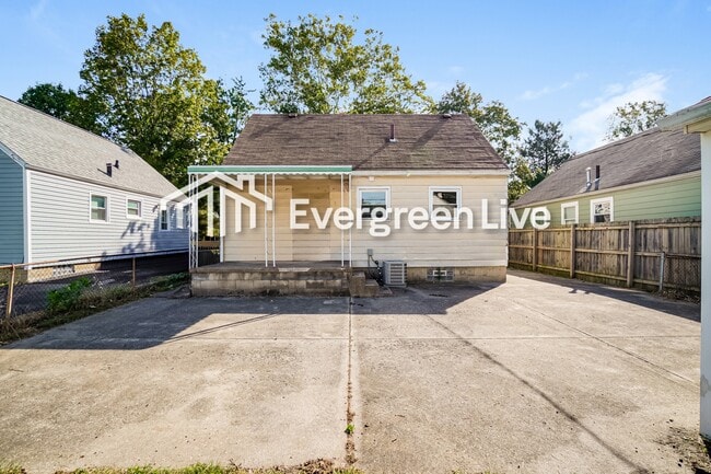 Building Photo - 567 S Weyant Ave