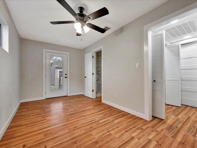 Building Photo - 41 Harbour Row Dr