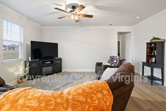 Building Photo - 175 Royal Black Heath